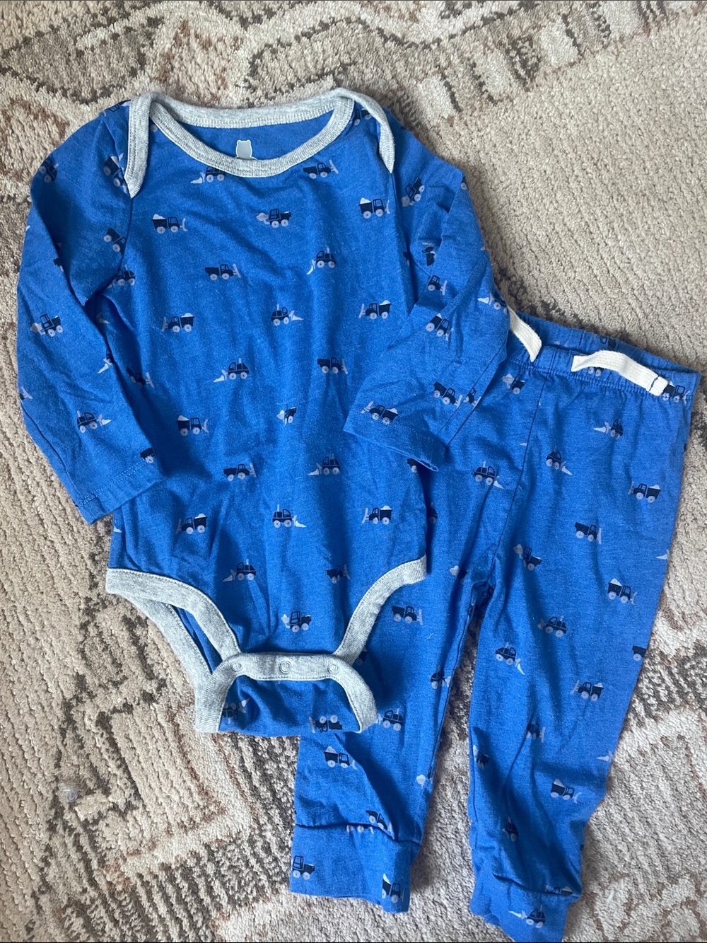 GAP Baby Blue and Gray 2-Piece Outfit - Trucks Print